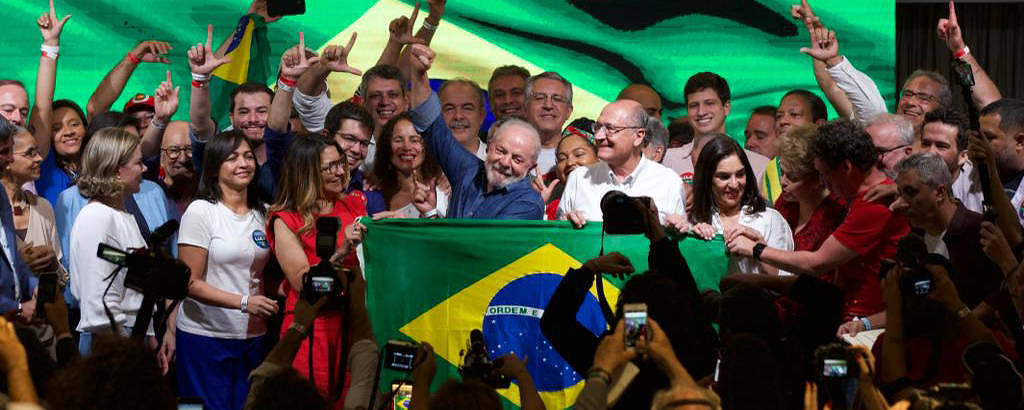 LULA É ELEITO PRESIDENTE PELA 3ª VEZ